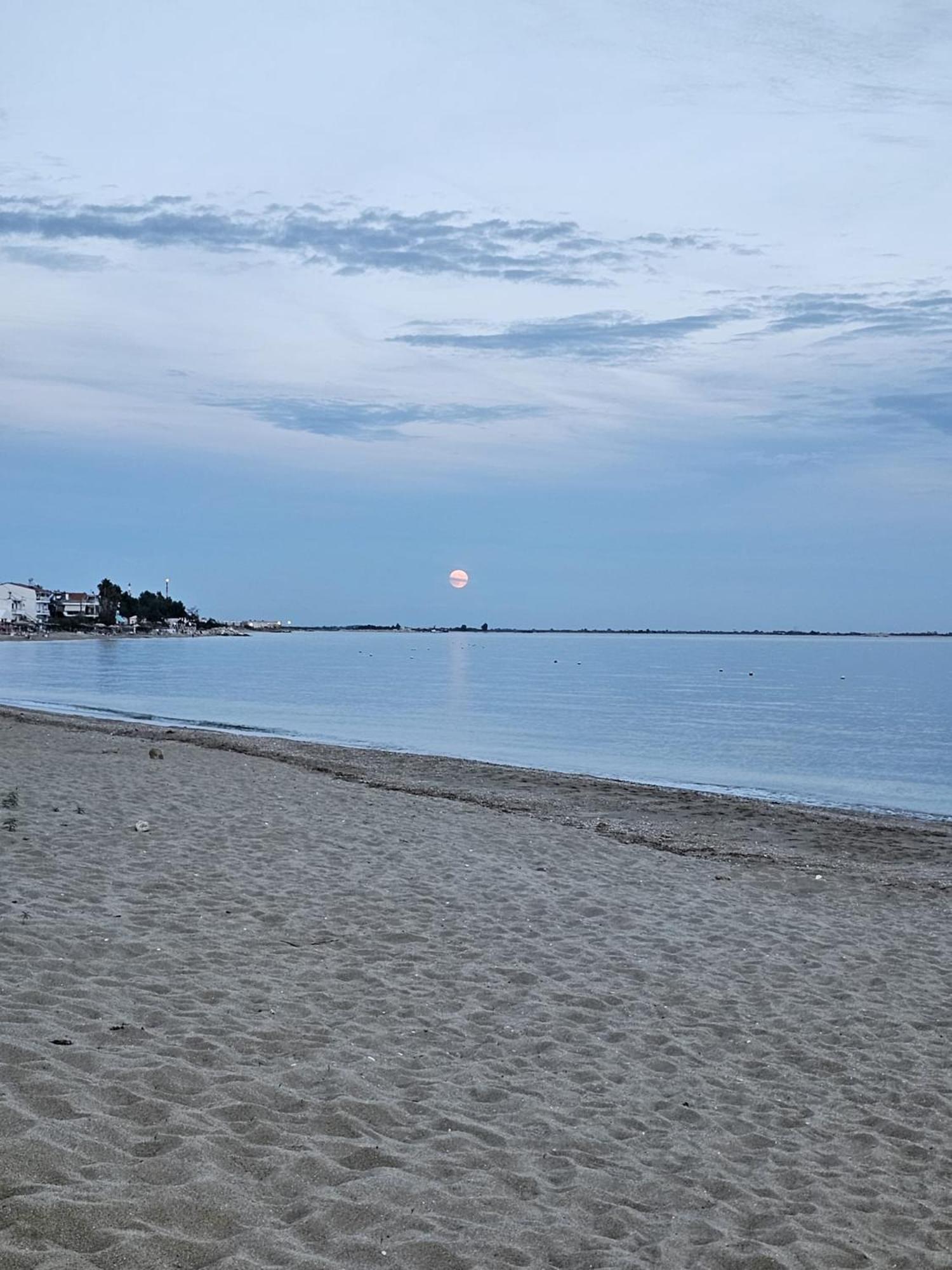 Beach Apartment B 네아 카르발리 외부 사진